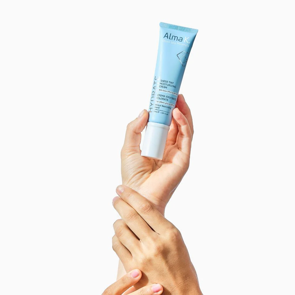 Alma K Sheer Tint Moisturizing Creme With Glow Effect & Spf30 - Image 2
