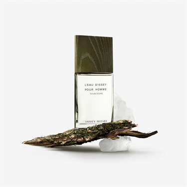 Issey Miyake L'eau D'issey Pour Homme Eau & Cedre Eau De Toilette Intense - Image 2